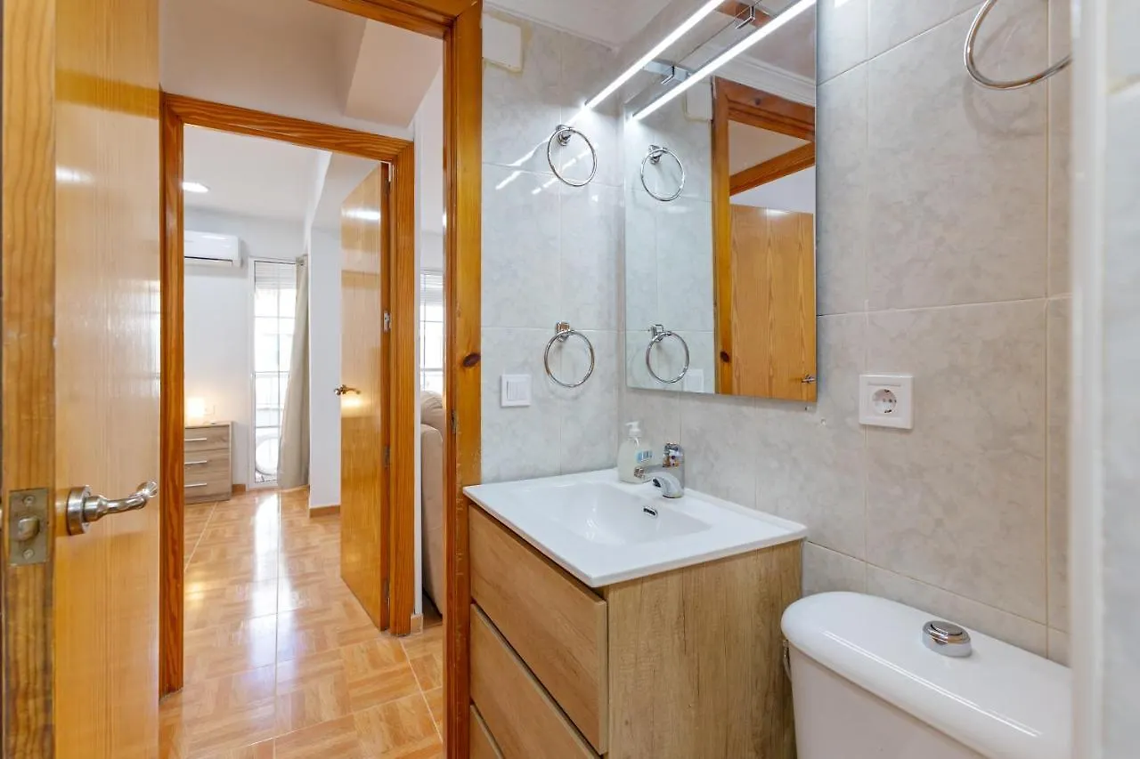 Charming 2 Bedroom Apartment At Triana Center By Oui Seville