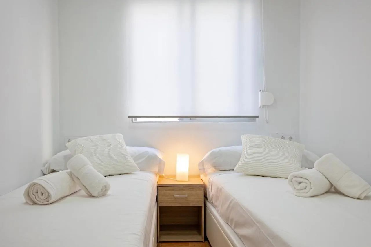 Charming 2 Bedroom Apartment At Triana Center By Oui Seville