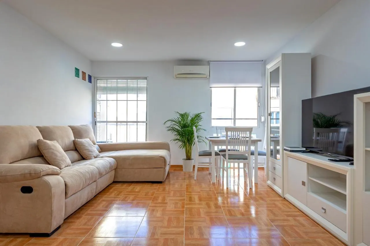 Charming 2 Bedroom Apartment At Triana Center By Oui Seville