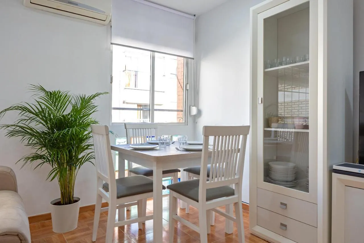 Charming 2 Bedroom Apartment At Triana Center By Oui Seville Spain