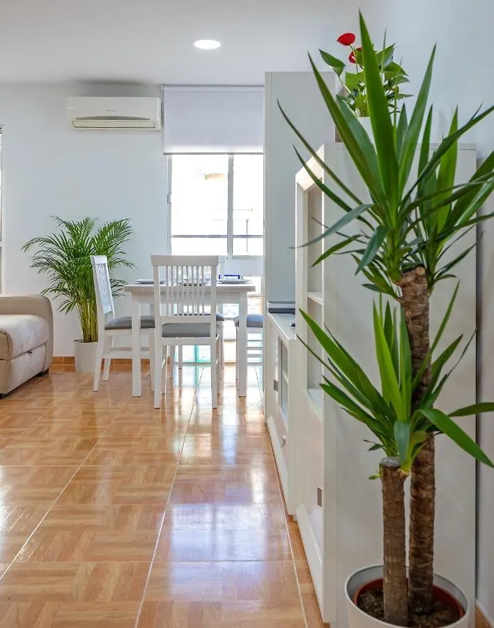 Charming 2 Bedroom Apartment At Triana Center By Oui 塞维利亚 0*,  西班牙
