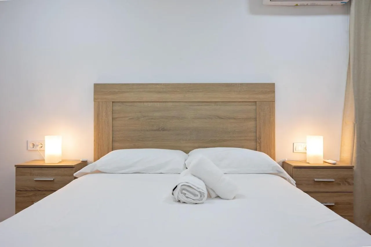 Charming 2 Bedroom Apartment At Triana Center By Oui Seville